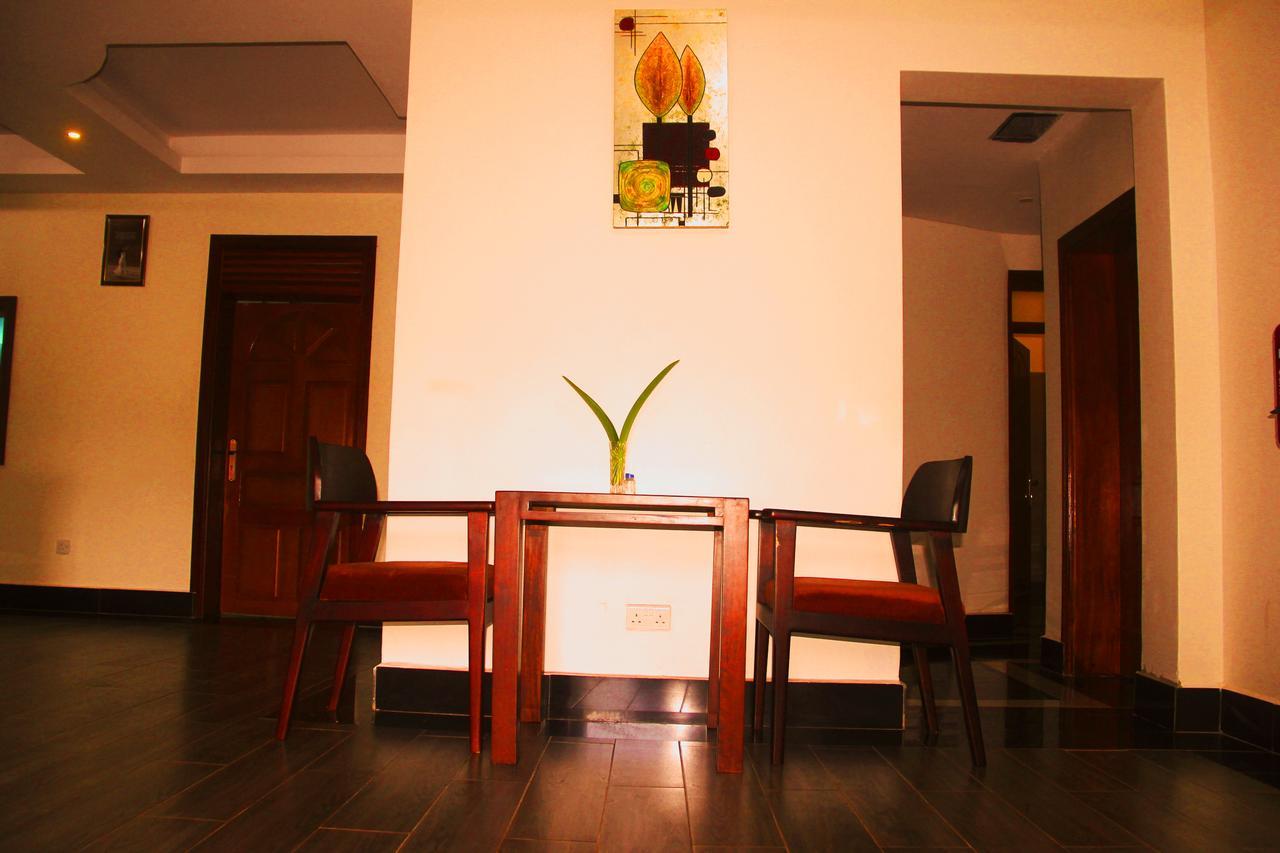 Cepha'S Inn Kabale Esterno foto