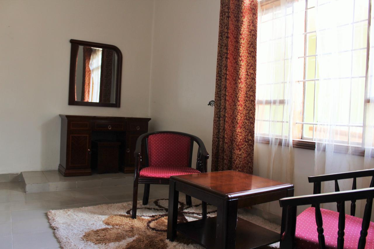 Cepha'S Inn Kabale Esterno foto