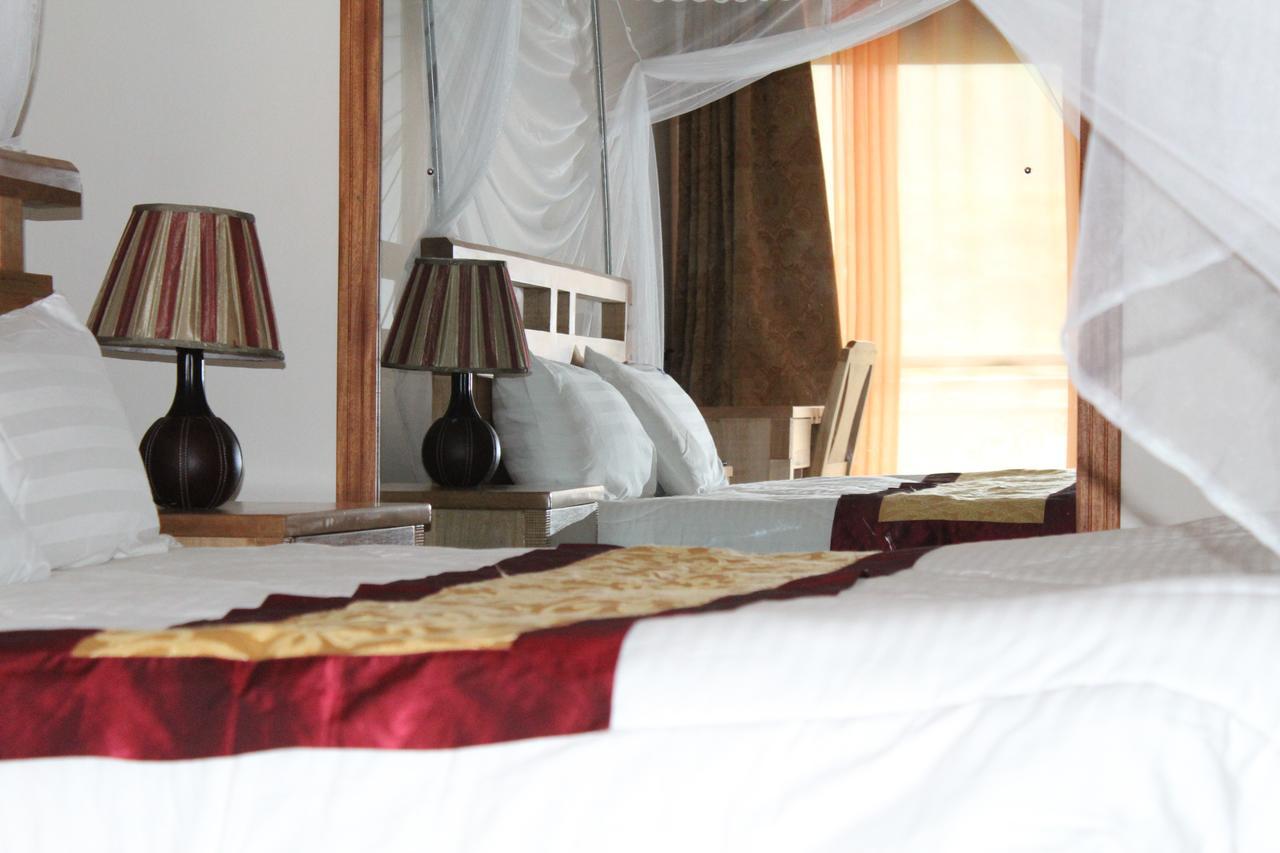 Cepha'S Inn Kabale Esterno foto