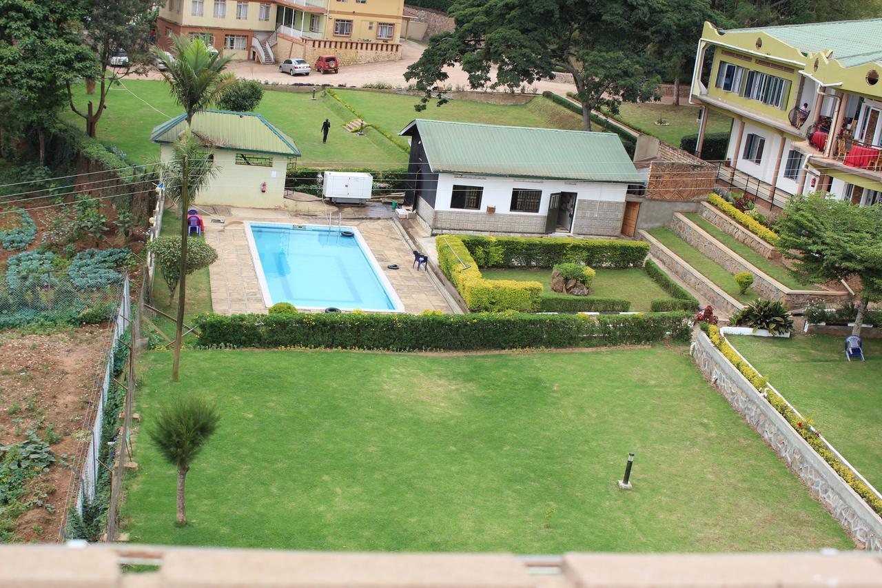 Cepha'S Inn Kabale Esterno foto