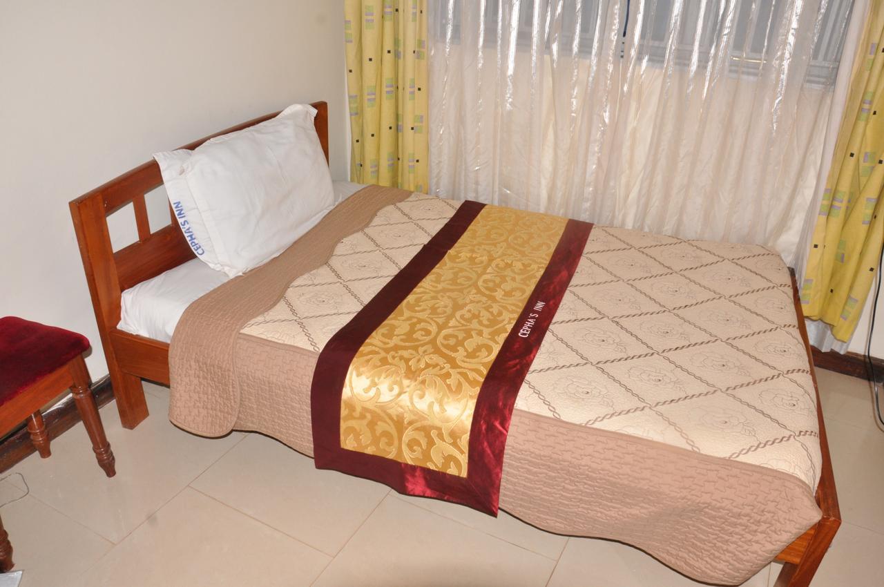 Cepha'S Inn Kabale Esterno foto