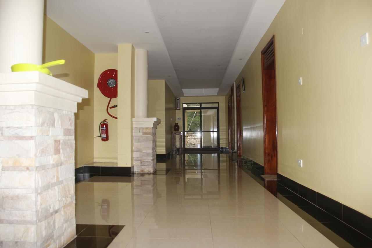 Cepha'S Inn Kabale Esterno foto