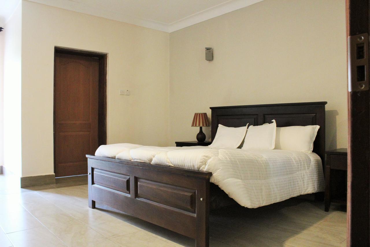 Cepha'S Inn Kabale Esterno foto