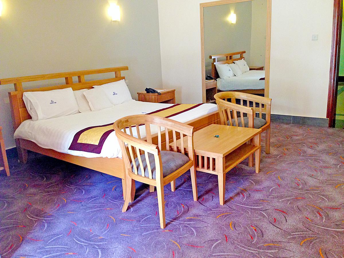 Cepha'S Inn Kabale Esterno foto